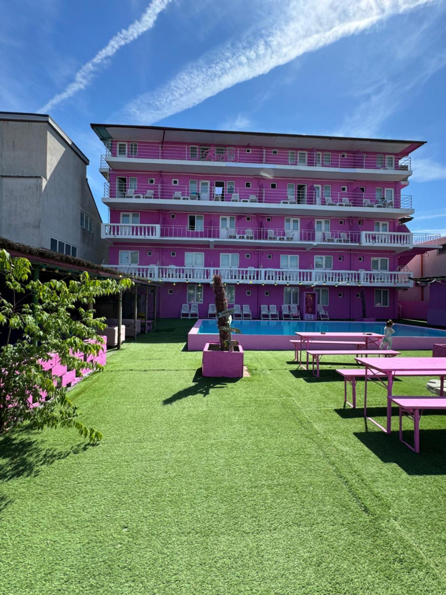 Хостел Casa Barbie Костінешть Екстер'єр фото