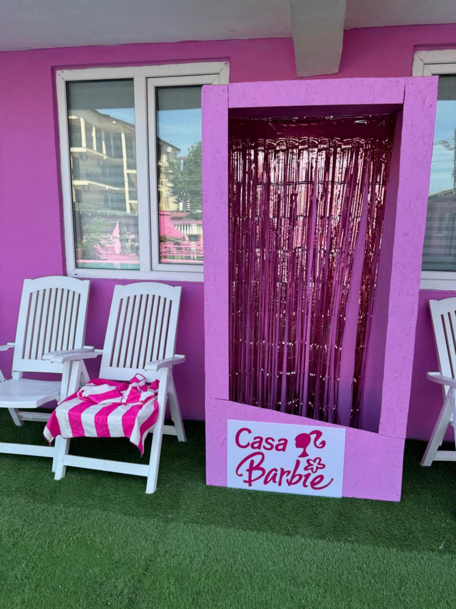 Хостел Casa Barbie Костінешть Екстер'єр фото