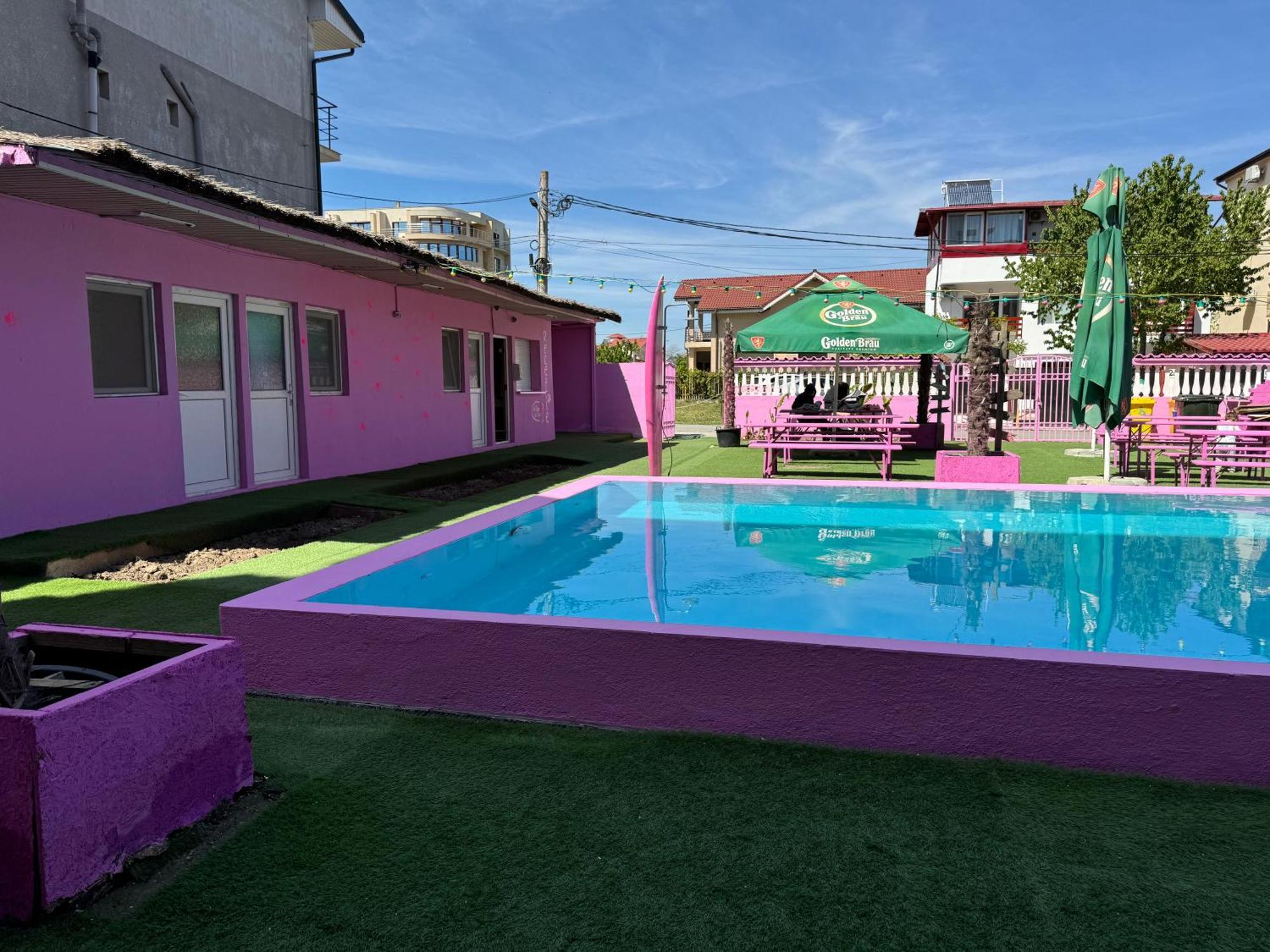 Хостел Casa Barbie Костінешть Екстер'єр фото