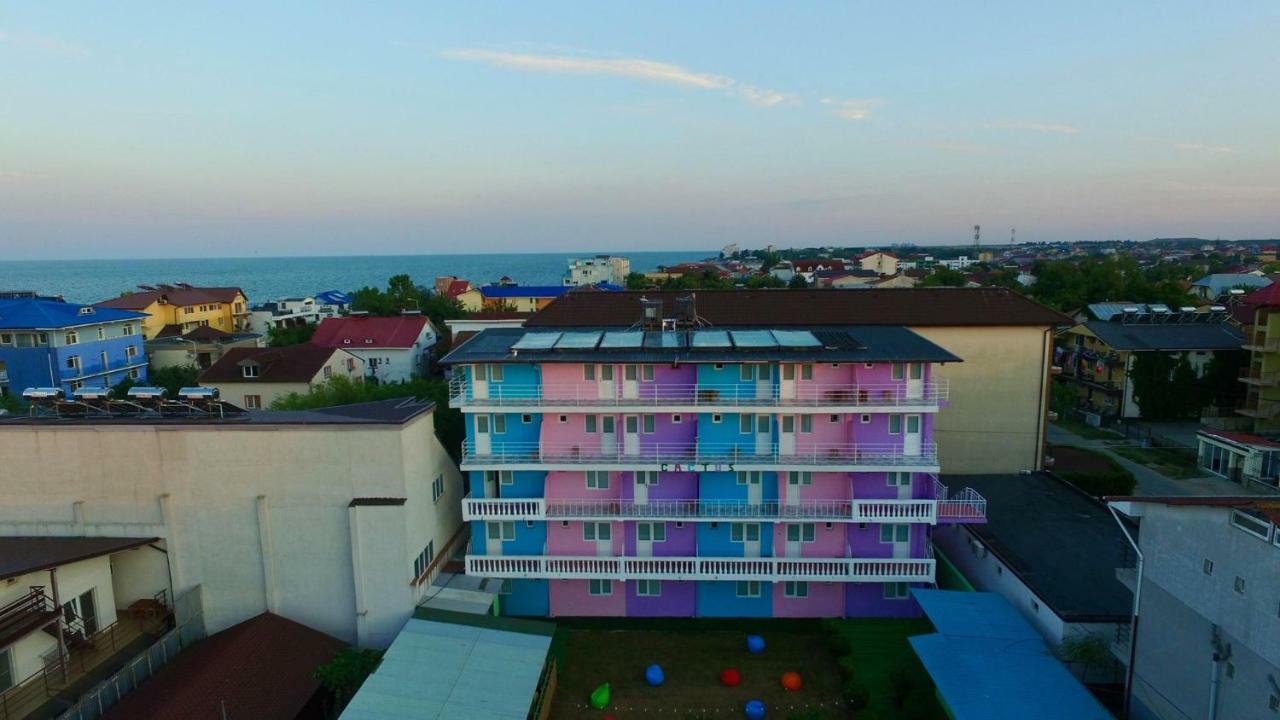 Хостел Casa Barbie Костінешть Екстер'єр фото
